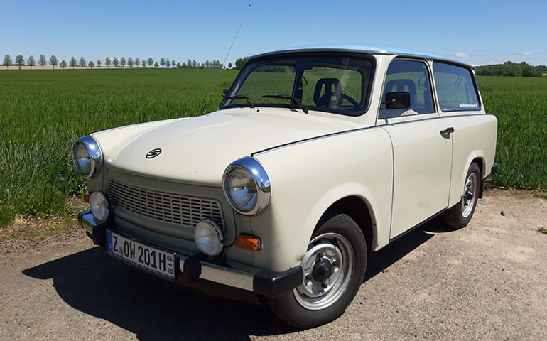 Trabant BJ 87 Farbe Papyrusweiß mit Gletscherblauem Dach